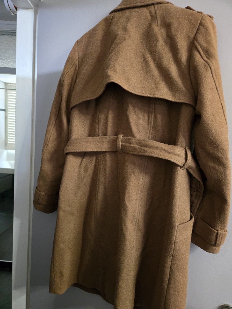 Jas met ceintuur en dubbele rij knopen H&M Maat 38