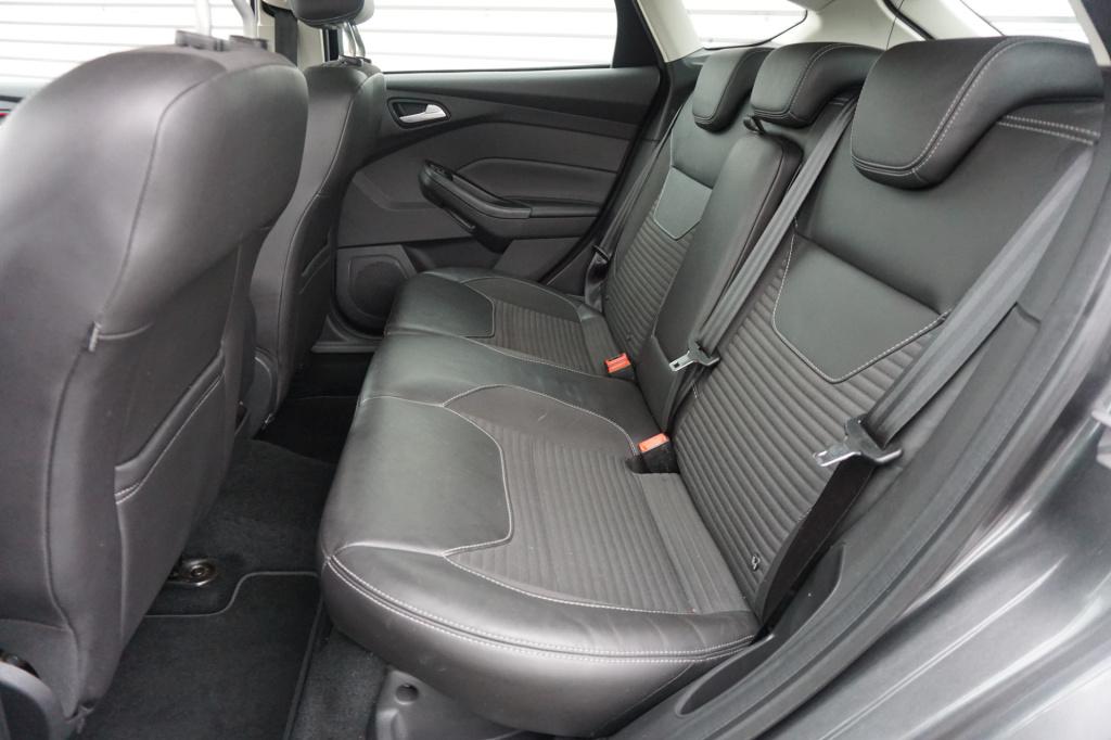 Ford Focus 1.0 titanium edition 1e eigenaar / navi / climate controle / cru