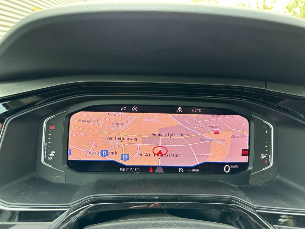 Volkswagen Polo 1.0 tsi comfortline business r-line camera virtual cockpit 
