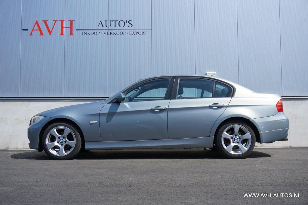 BMW 3-serie 318i high executive