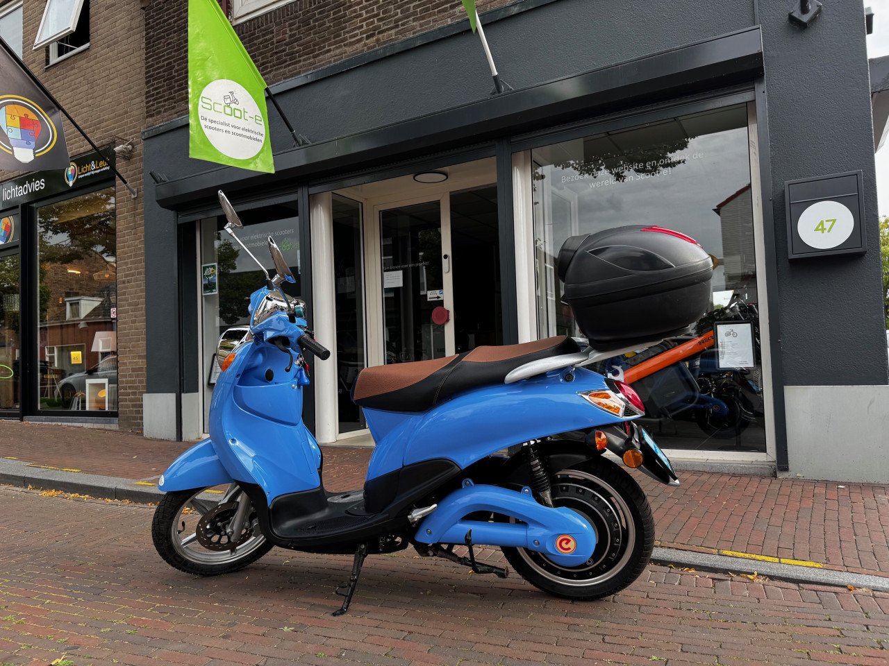𝗘𝗠𝗖𝗢 𝗡𝗼𝘃I elektrische scooter