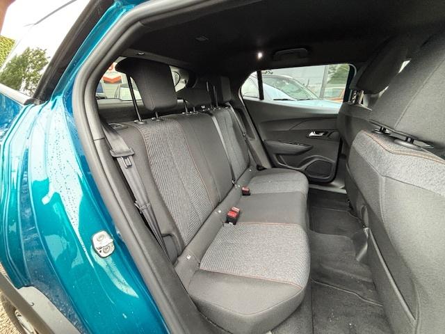 Peugeot 2008 1.2 hybrid 110pk e-dcs6 business apple carplay & android auto 