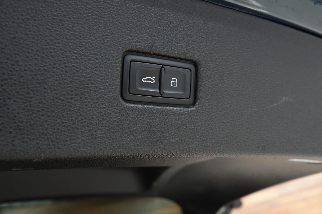 Audi Q8 55 tfsi quattro | rsq8 interieur | pano | acc | maxton |