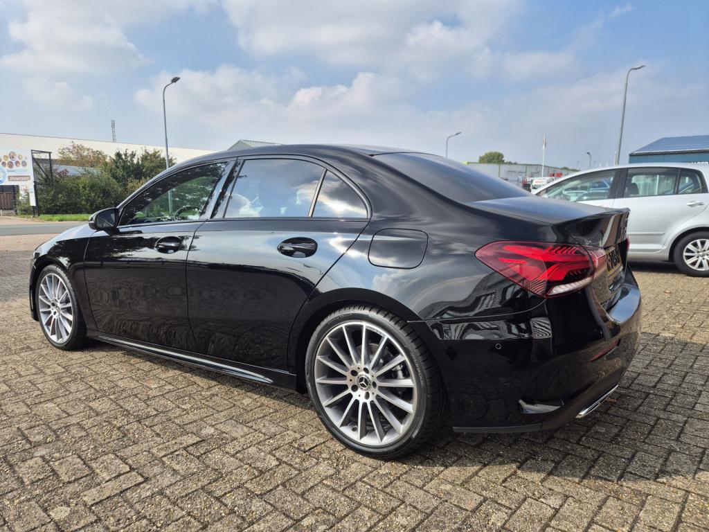 Mercedes-Benz A-Klasse 200 business solution amg