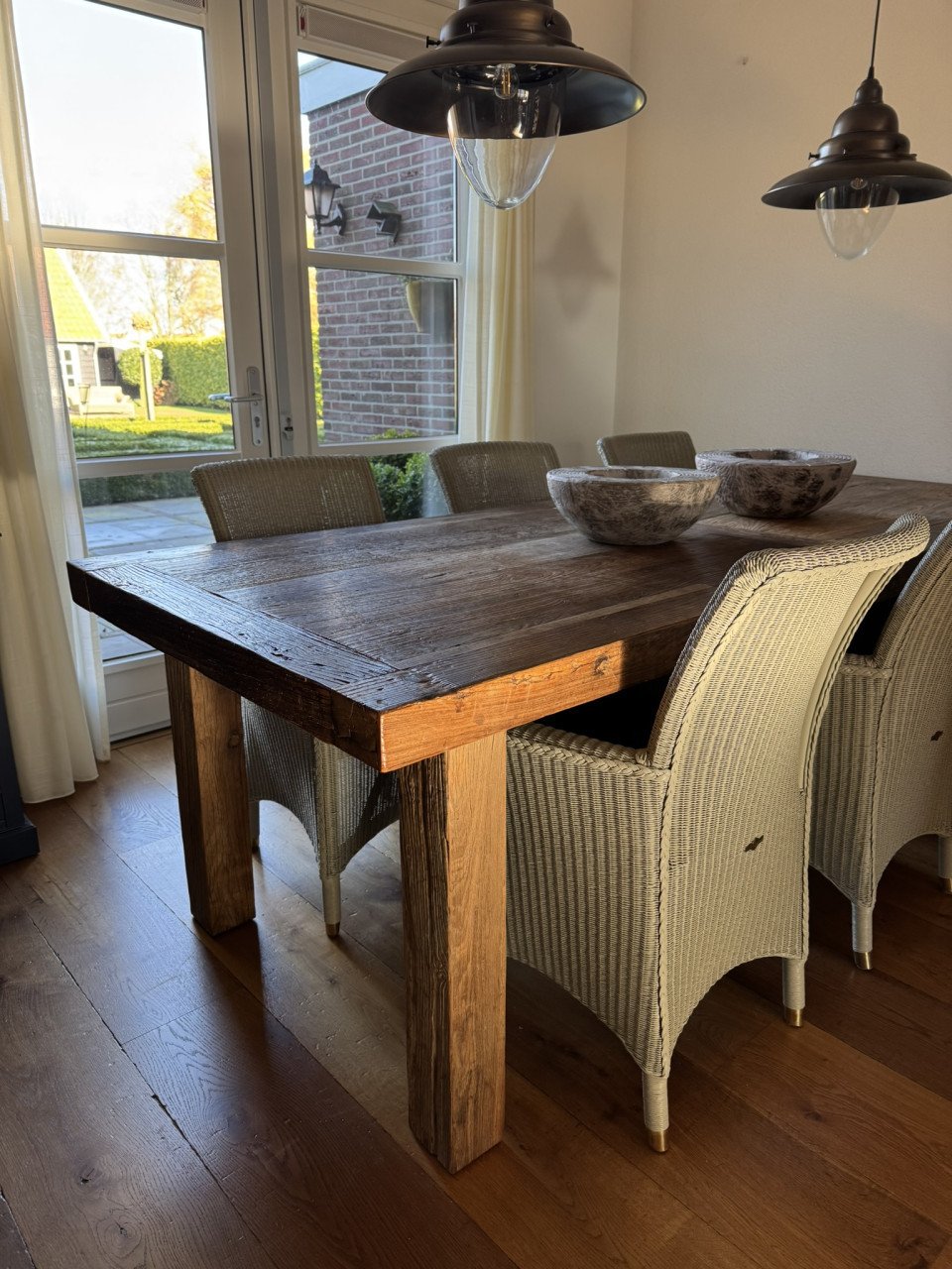 Tafel + 8 stoelen