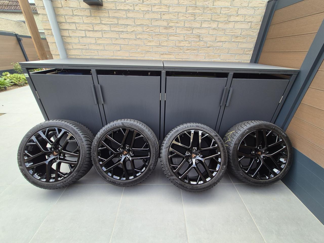 Nieuwe Semperit Speed-Grip 5 winterbanden met 19 inch velgen