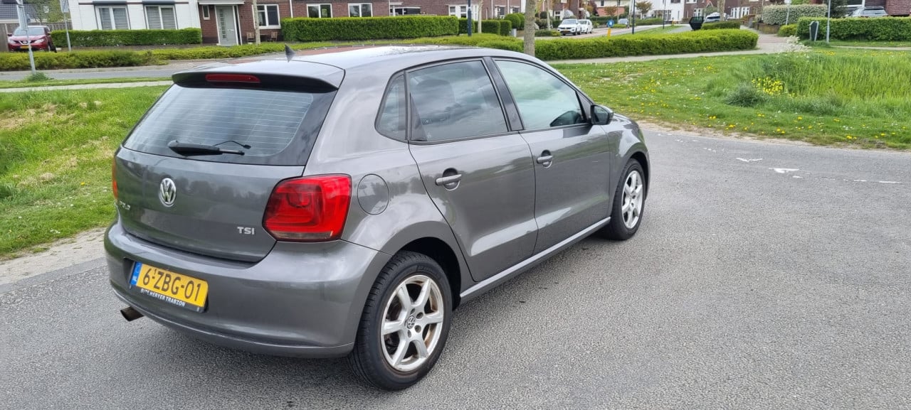 Volkswagen polo 1.2 tsi 2012