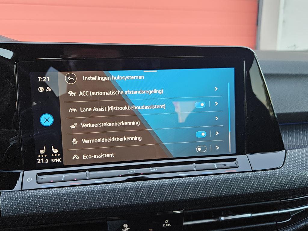 Volkswagen Golf 1.5 etsi r-line business | iq light | h/k | elek. trekhaak 