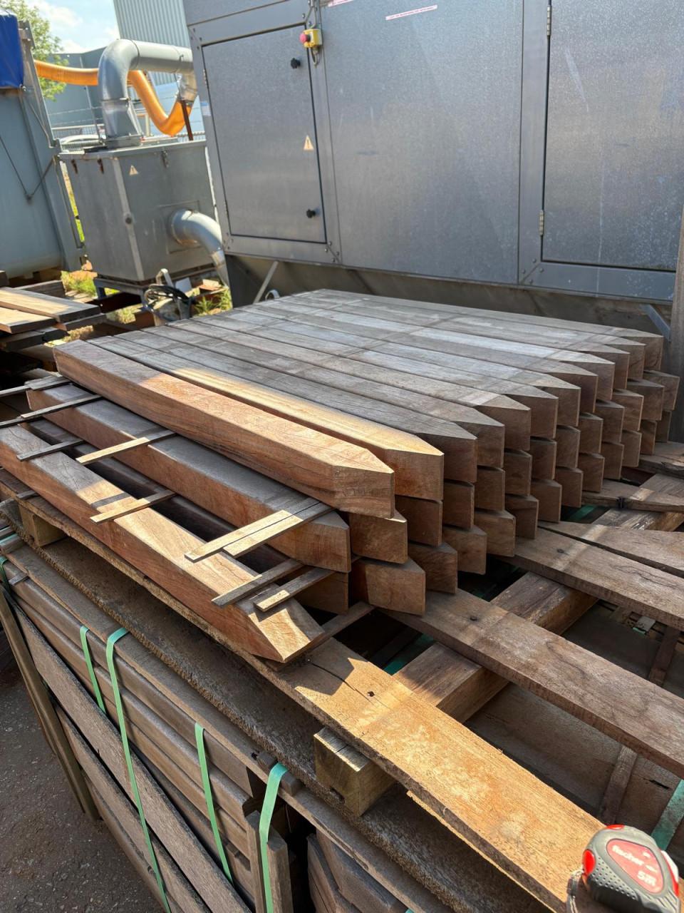 Azobé paaltjes 65 x 65 mm met punt