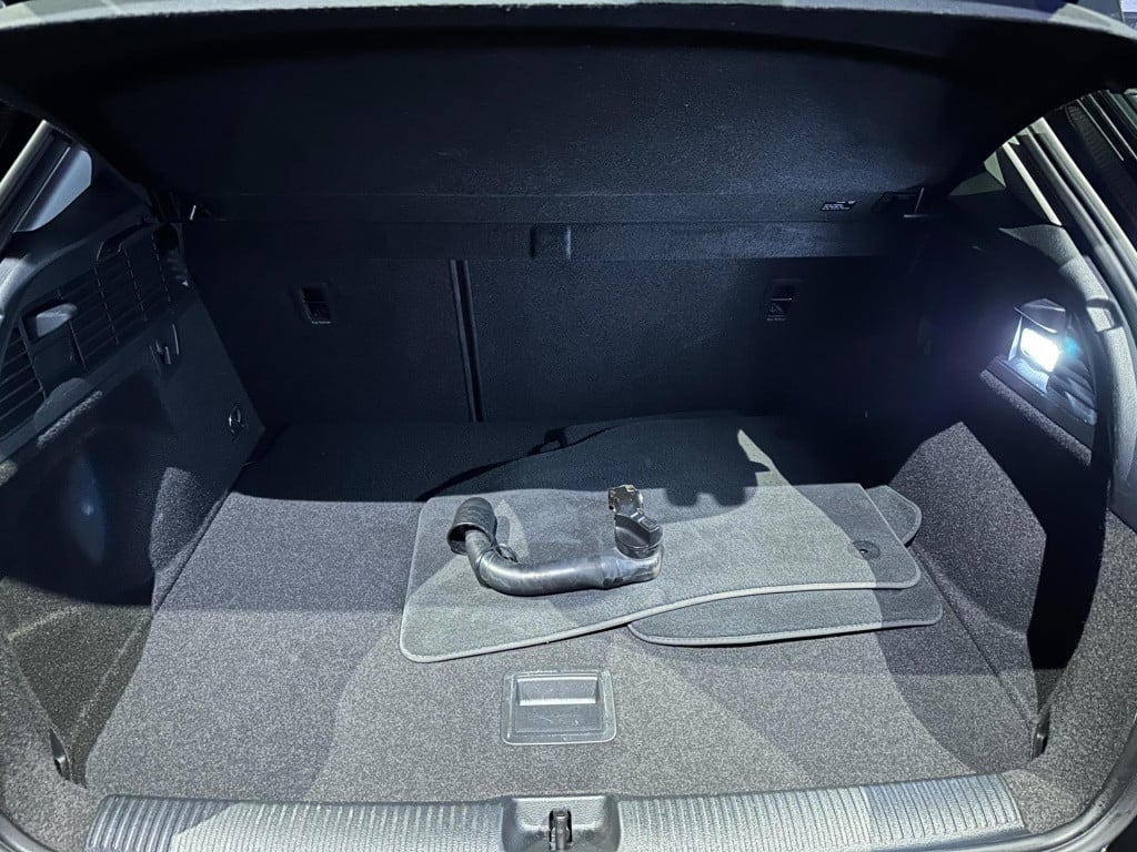 Audi Q2 35 tfsi business edition *navi*led*leer*trekhaak*