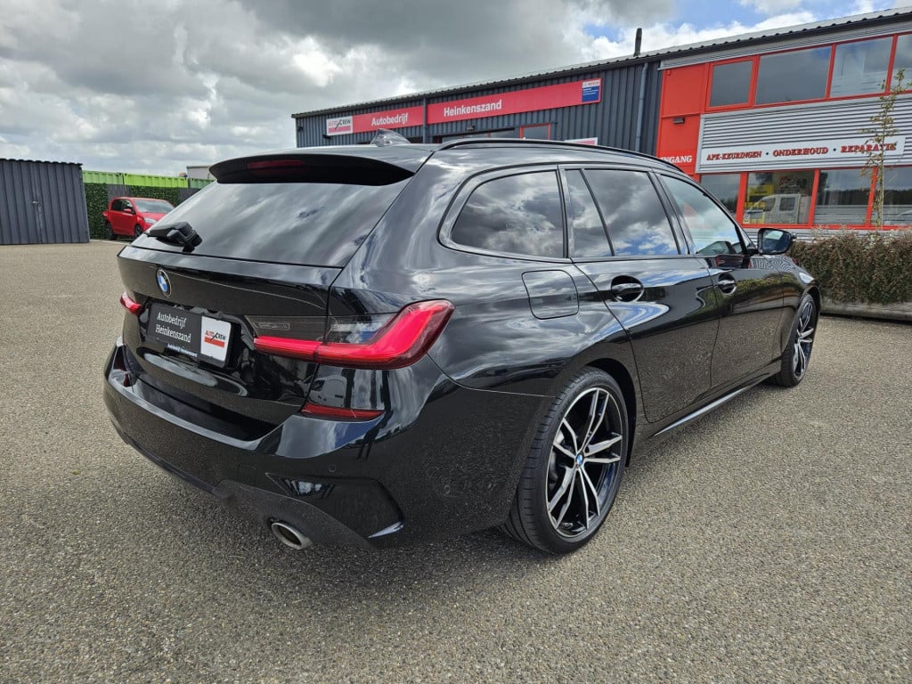 BMW 3-serie touring 330i m-performance high executive