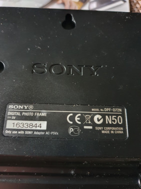 Zgan complete Sony DPF-D72W 7 inch digitale fotolijst in doos....