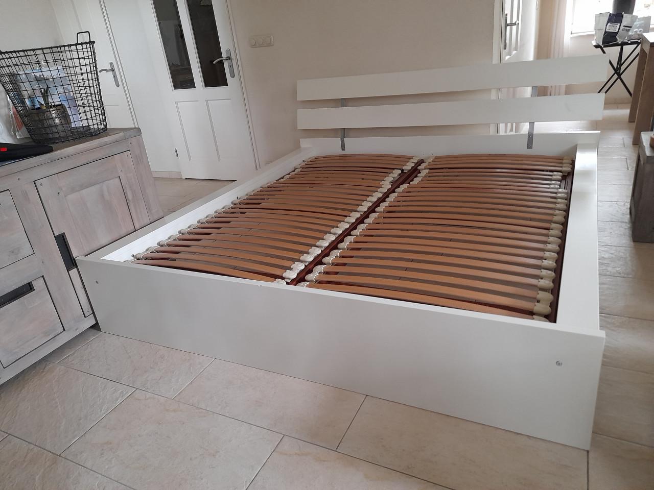 Verstelbaar 2 Persoons bed 180 x 200 (in goede staat )