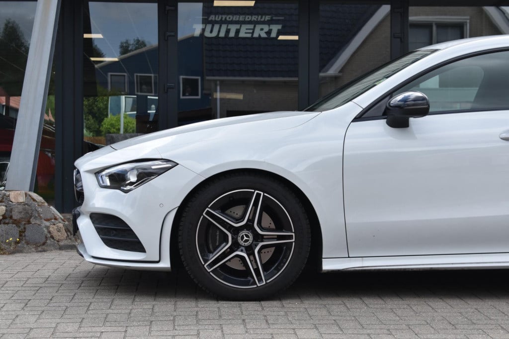 Mercedes-Benz Cla shooting brake 200 amg night | sfeerverlichting | trekhaa