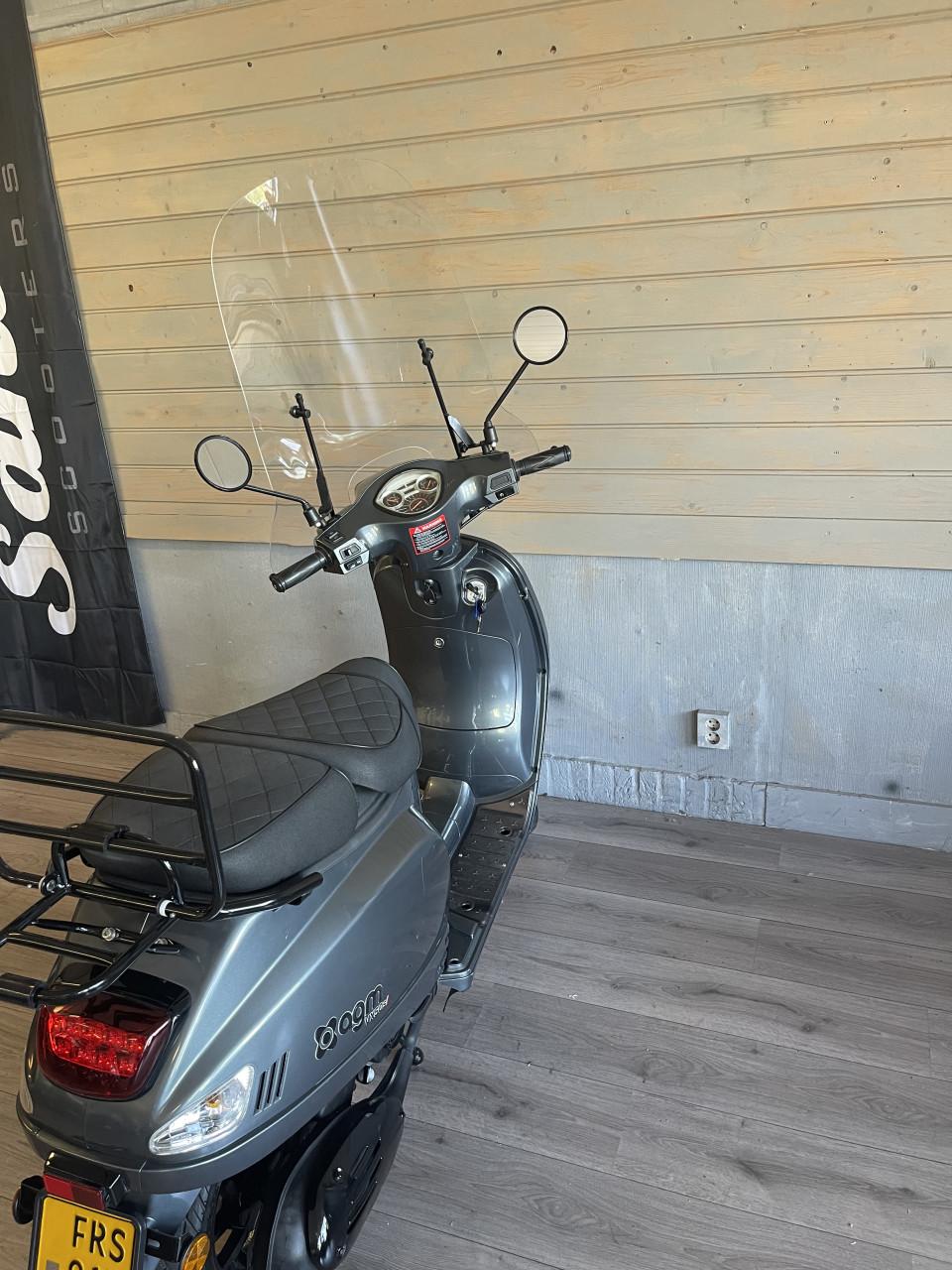 Scooterpromo Goes AGM VX 50 45KM
