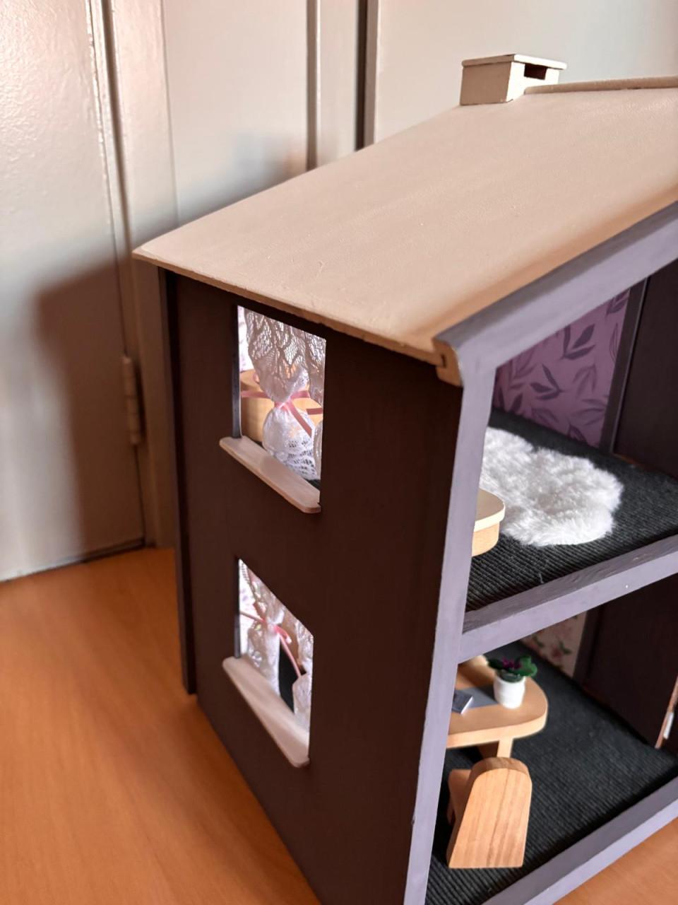 Te koop Lunby poppenhuis