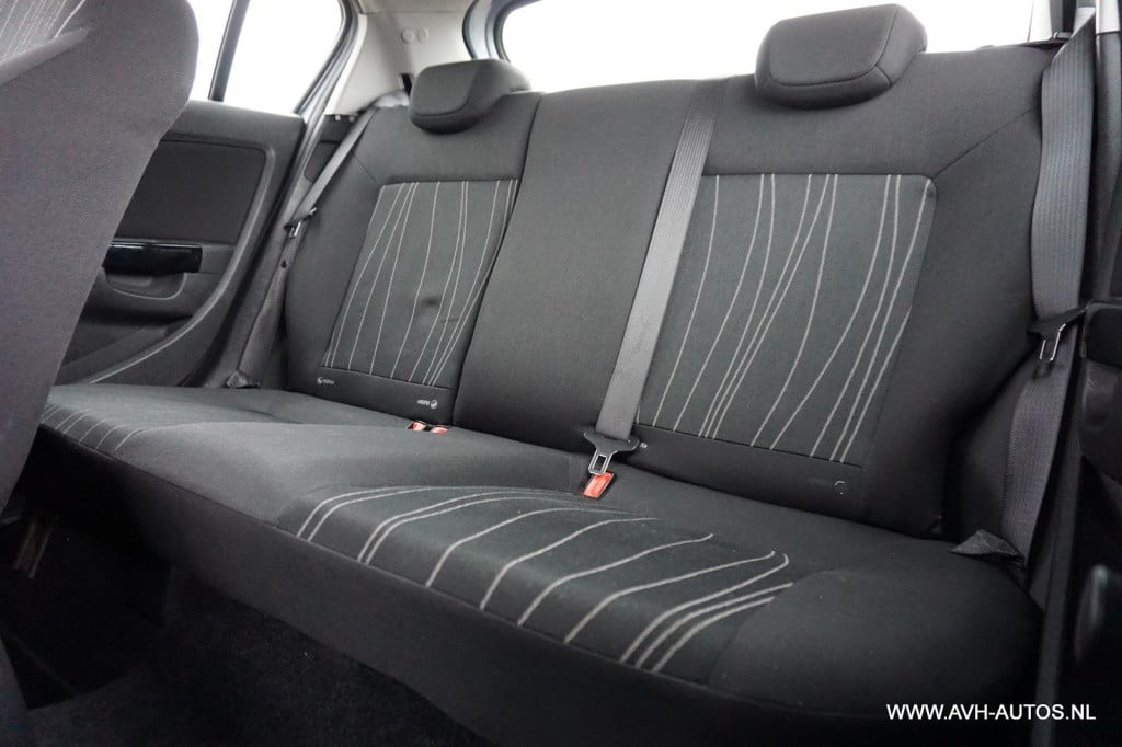 Opel Corsa 1.2-16v '111' edition