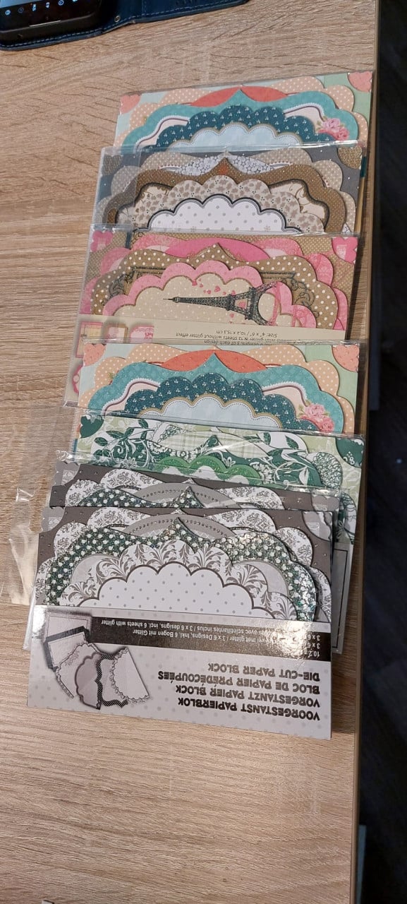 3D knipvellen, stickers, karton, enveloppen, etc