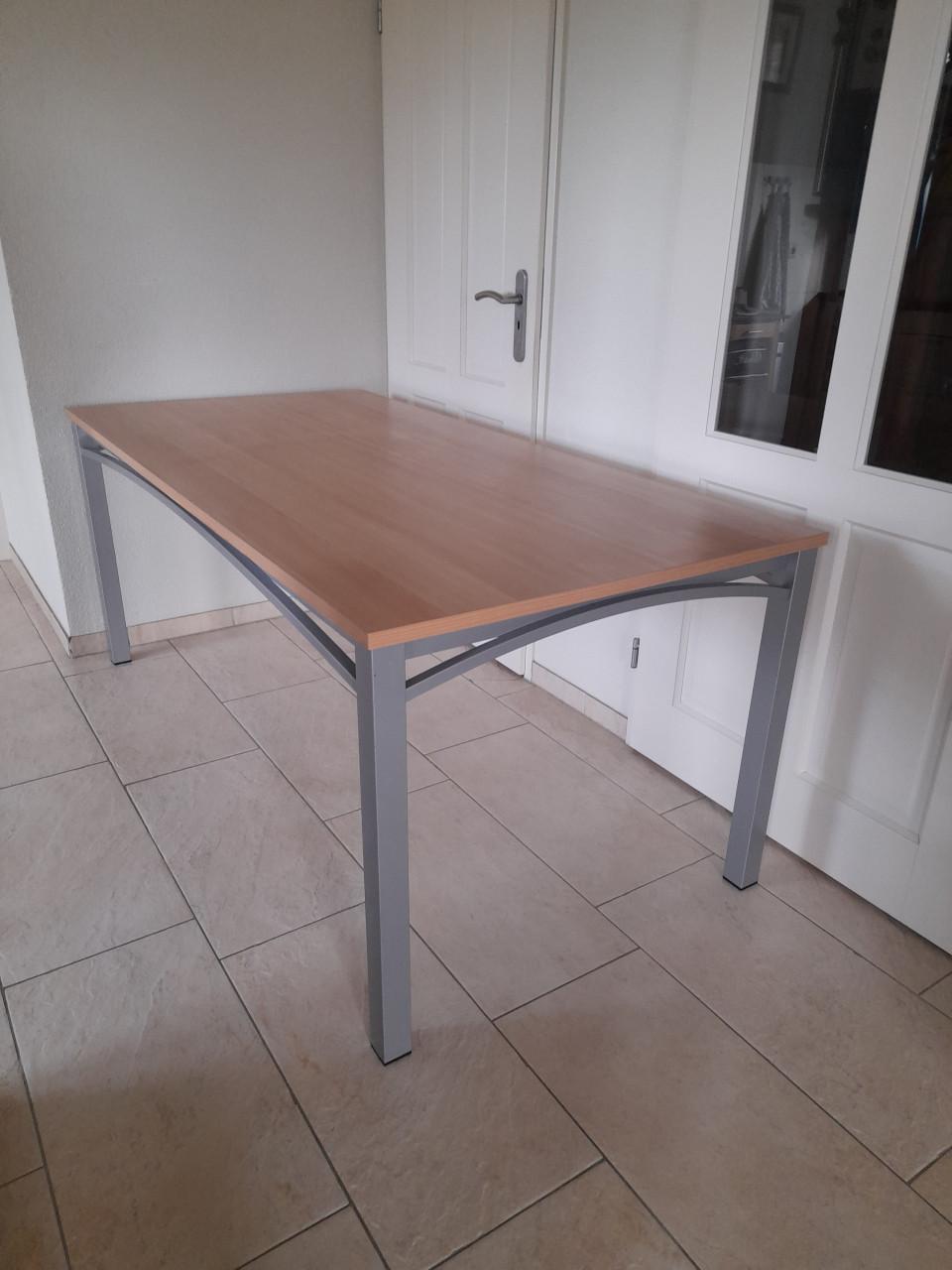 Tafel / bureau  180 x 90 x 74H ( in goede nette staat )