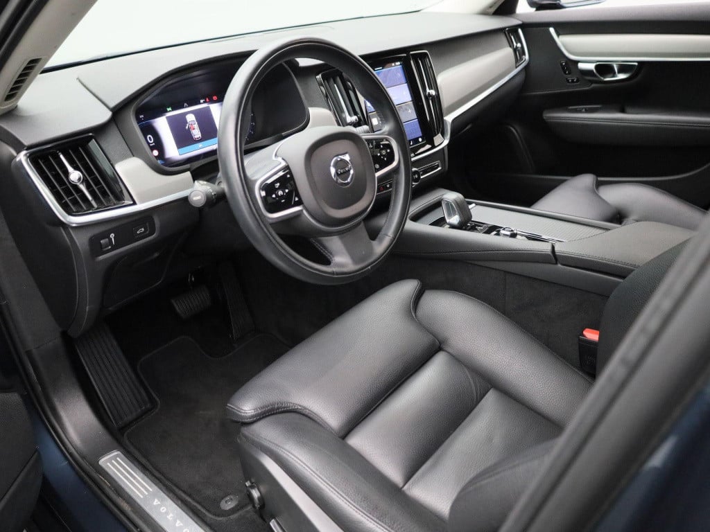Volvo V90 2.0 b4 momentum business | automaat | navigatie | leder | apple c