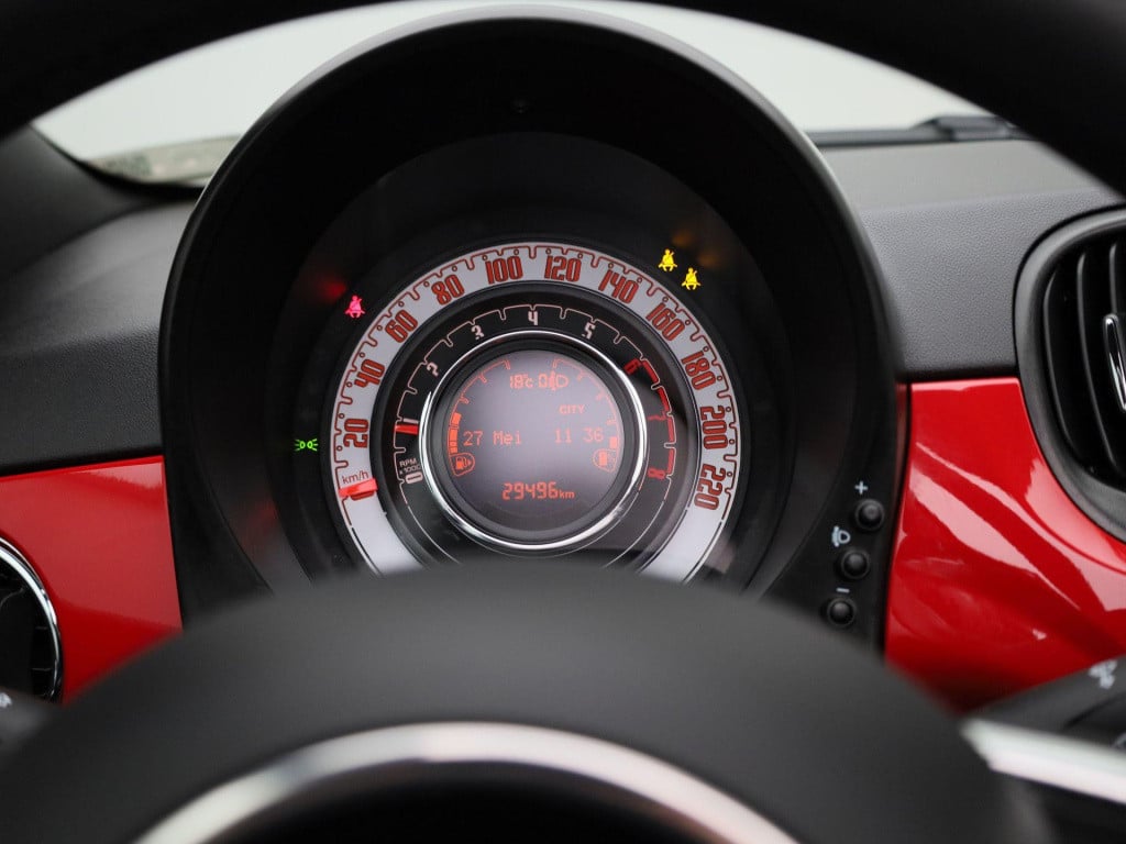 Fiat 500 C 1.0 hybrid club | cabrio | parkeer sensoren | dab | airco | crui