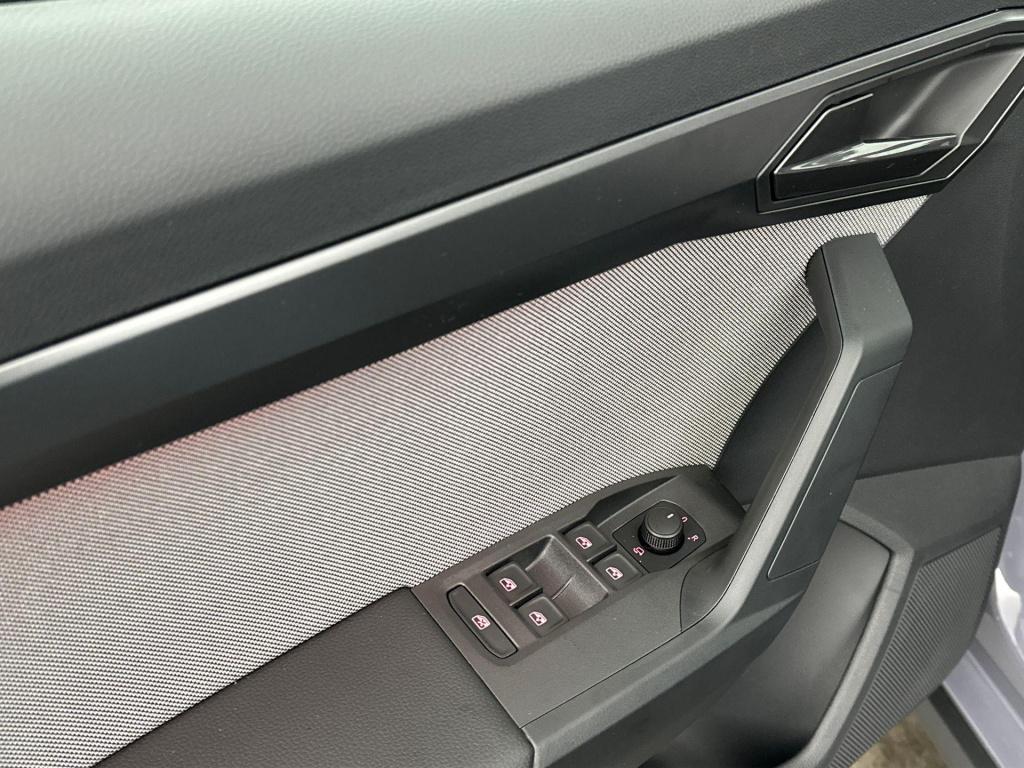 Seat Arona fr business connect 1.0 ecotsi 85 kw / 115 pk suv