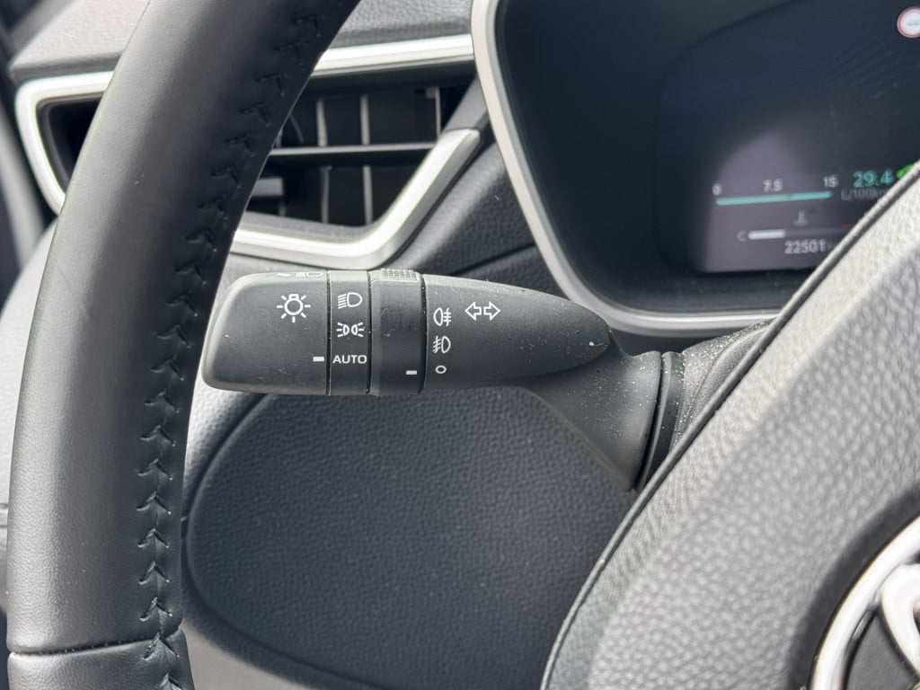 Toyota Corolla Cross 2.0 high power hybrid first edition | apple carplay |