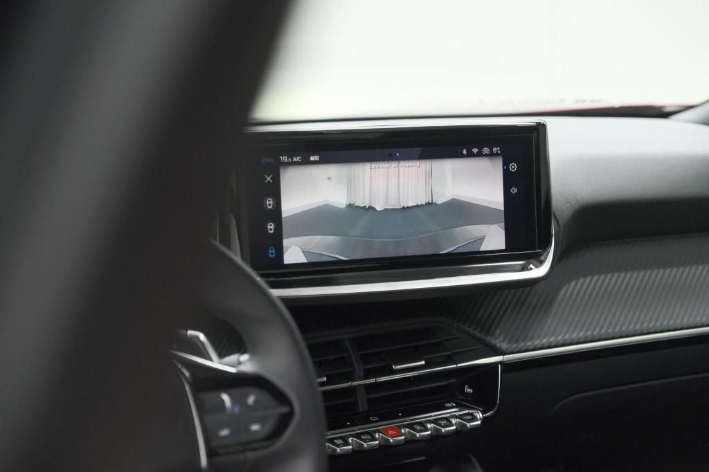 Peugeot 2008 puretech 130 eat8 allure | 360 camera | allseason banden | ada