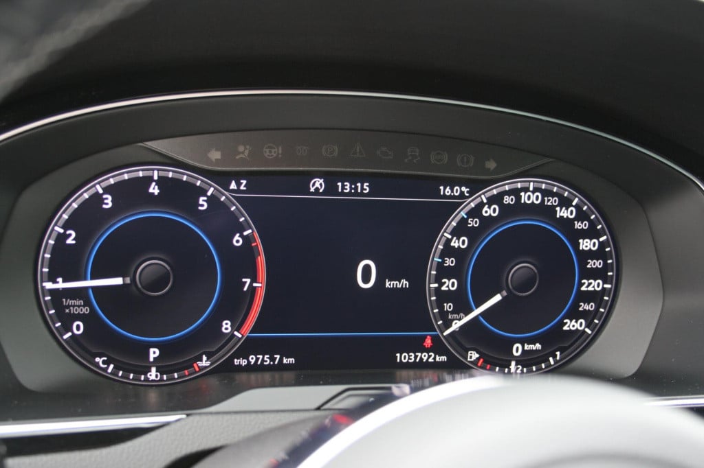 Volkswagen Passat variant 1.5 tsi highline business r