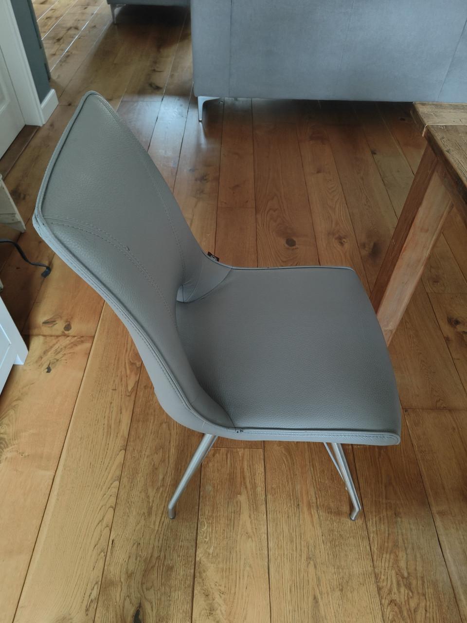 Set van vier eetkamerstoelen