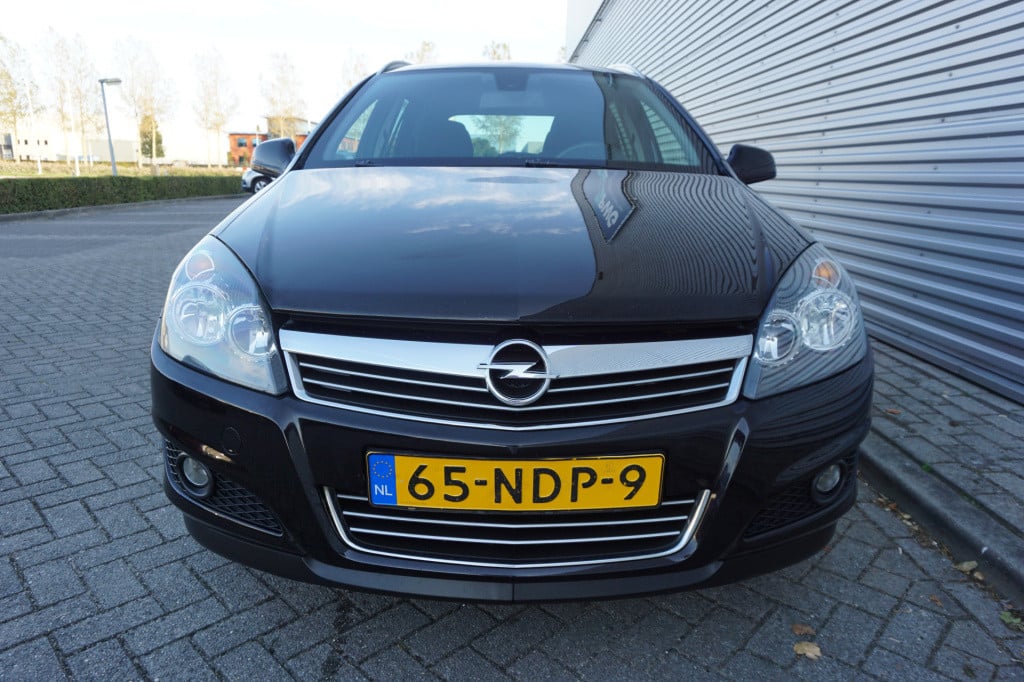 Opel Astra wagon 1.6 111 years edition airco / navi / cruise / elektr. rame