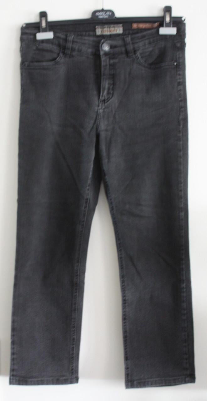 Zwarte  jeans  maat 40-30