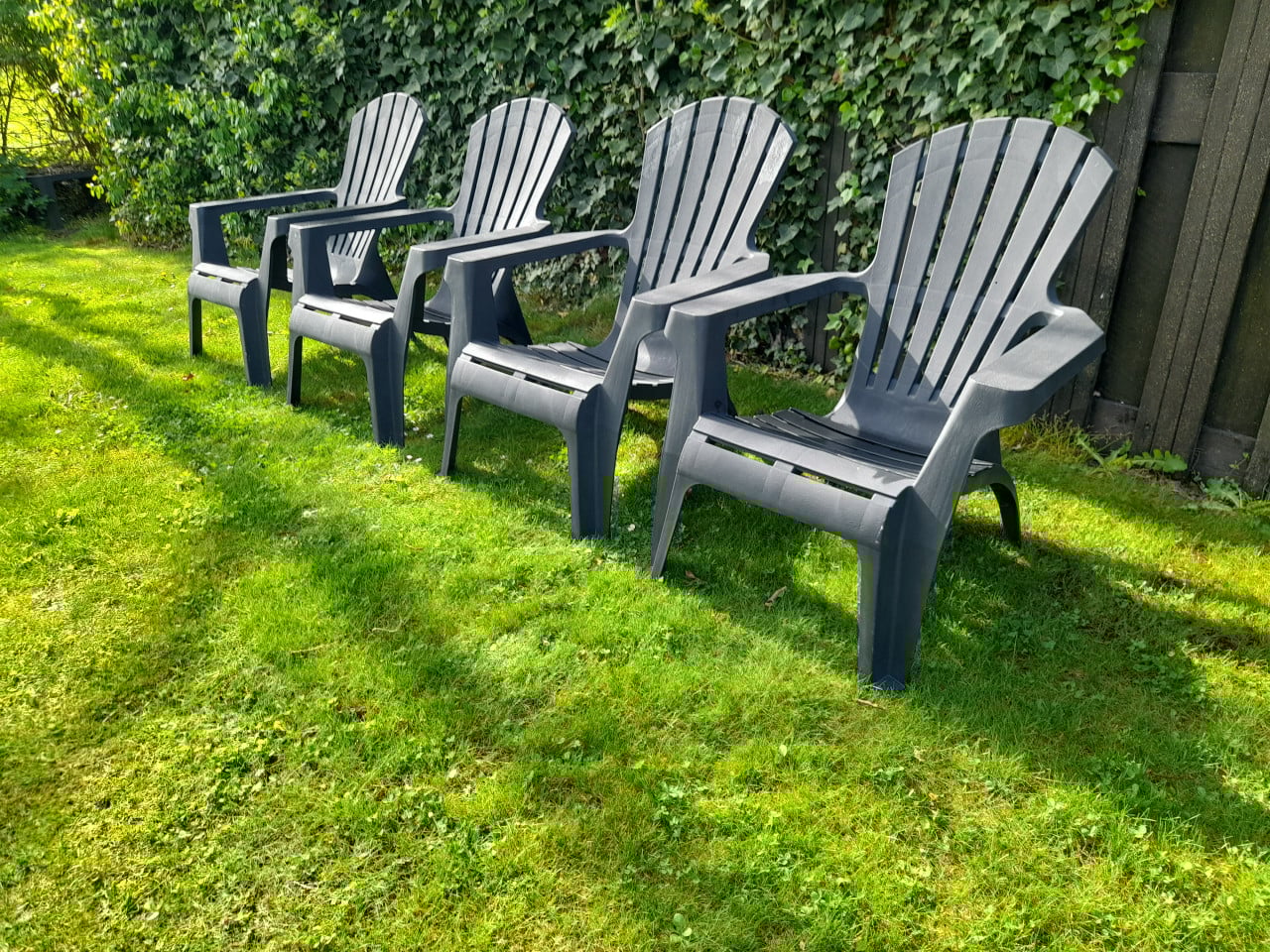 4 heerlijke tuinstoelen (in goede nette staat)