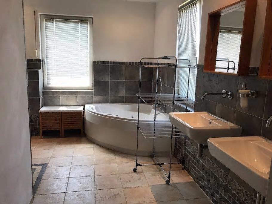 RUIME KAMER TE HUUR (20m²) IN MODERNE WONING GOES ZUID