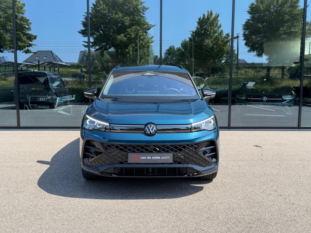 Volkswagen Tiguan 1.5 etsi 150pk dsg r-line | black line | 360 camera | sta
