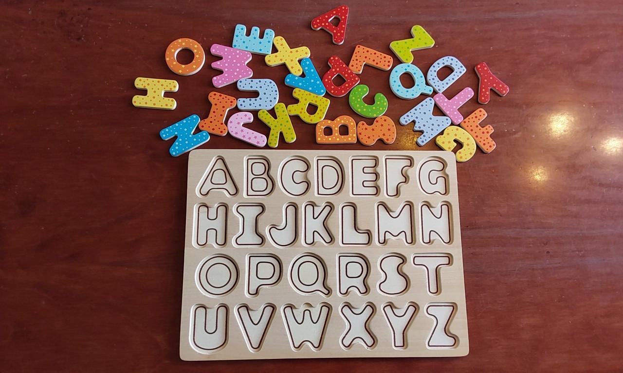 Houten alfabet puzzel