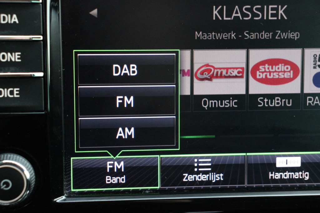 Skoda Superb combi 1.6 tdi style business | automaat | navi | camera