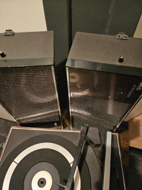 Jaren 60 draagbare Philips 447 Platenspeler met Speakers