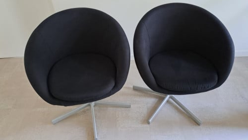 2 zwarte stoffen kuipstoeltjes - in hoogte verstelbaar
