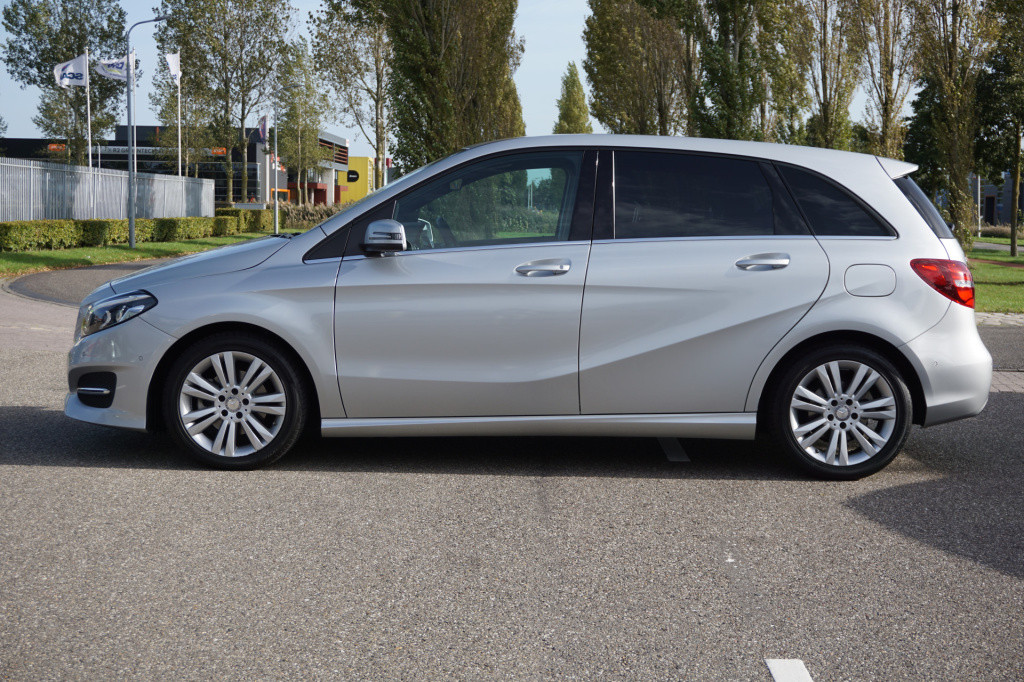 Mercedes-Benz B-Klasse 180 ambition style l facelift uitvoering l xenon l p