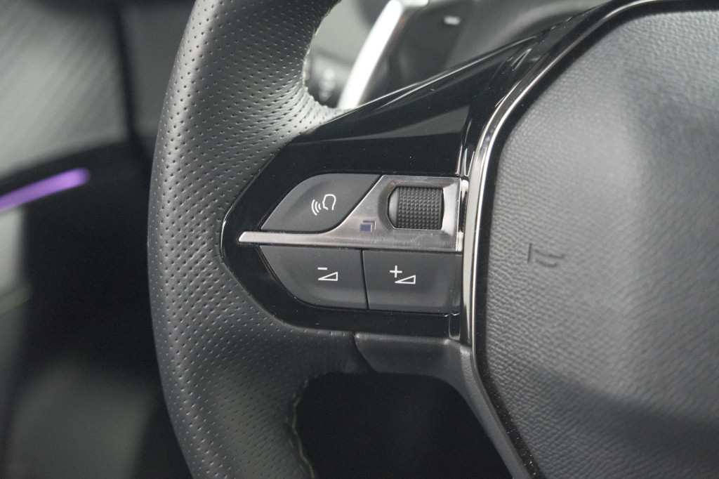 Peugeot 2008 puretech 130 eat8 gt | camera | apple carplay | parkeersensore
