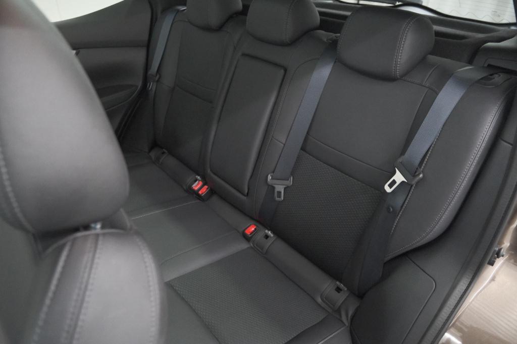 Nissan Qashqai 1.3 dig-t tekna | trekhaak | panoramadak | adaptieve cruise 