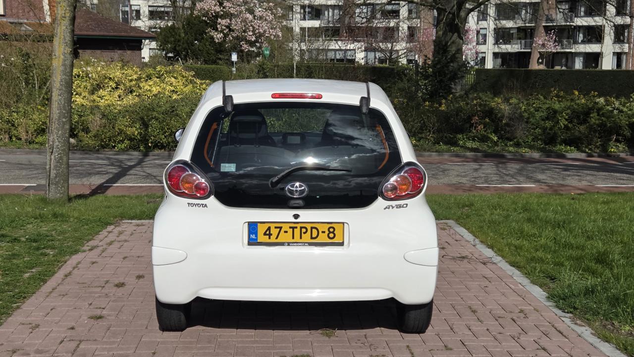 Aygo 1.0-12V Comfort Navigatie | 2012 | AIrco | 5-Deurs | NAP | APK 3-2027