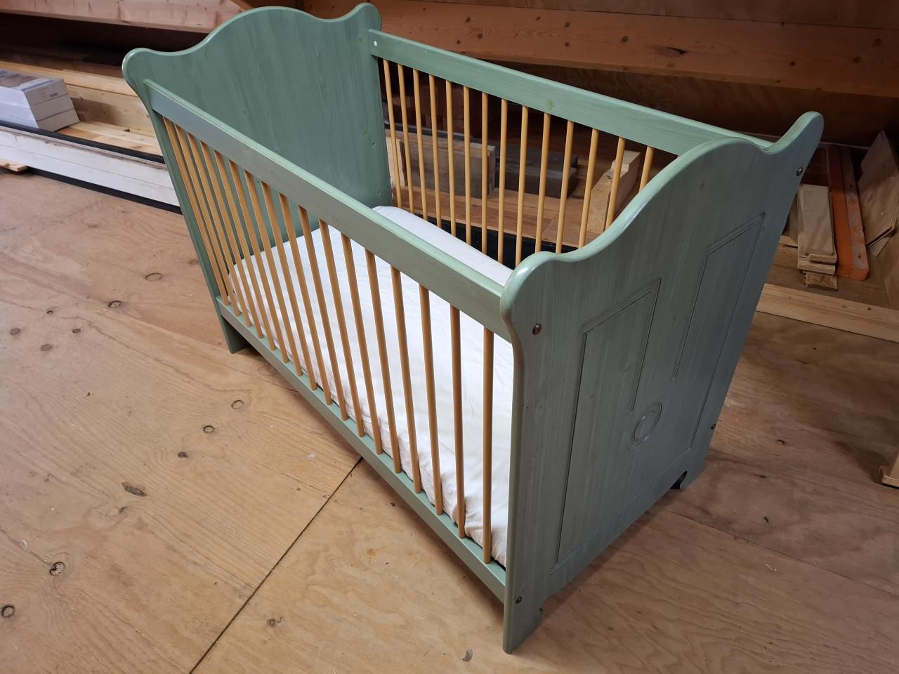 Groen Vintage Ledikantje - Classic model €45,-
