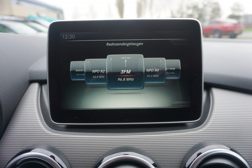 Mercedes-Benz B-Klasse 180 ambition style l facelift uitvoering l xenon l p