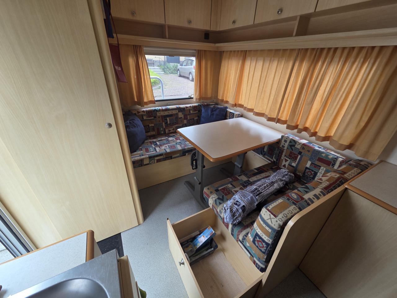 Complete delta caravan met mover + voortent instapklaar