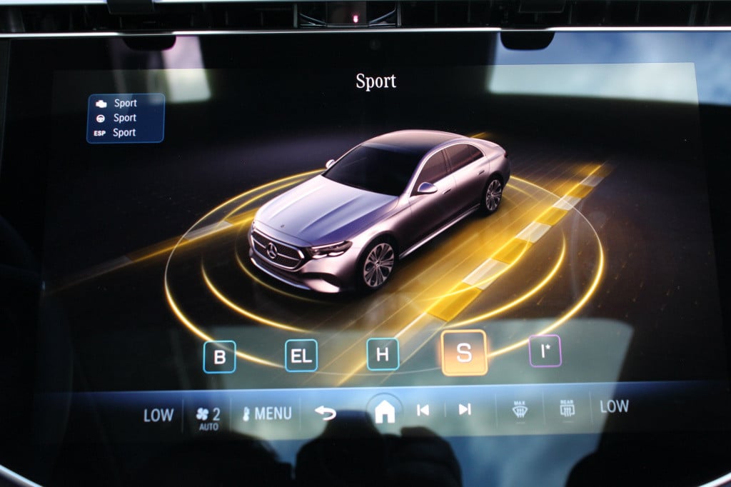 Mercedes-Benz E-Klasse 300 e amg line | superscreen | pano | burmester | 36