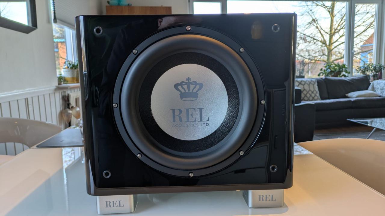 REL T/9x top subwoofer