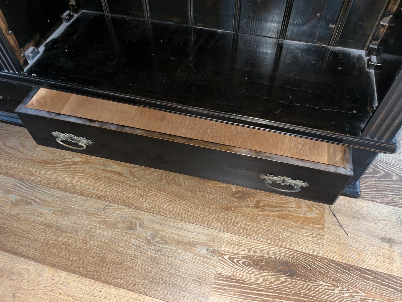 Boekenkast / kledingkast