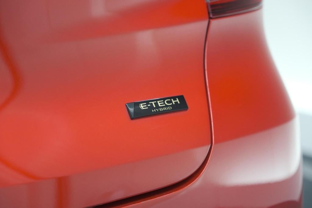 Renault Captur 1.6 e-tech full hybrid 145 techno | navigatie | camera | app